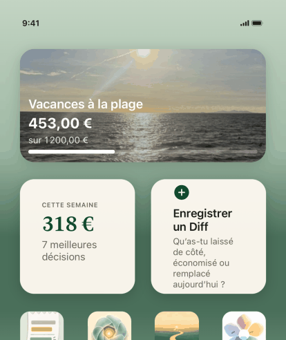 Un écran d'accueil iPhone avec trois widgets Keep the Diff : Noter un Diff, le Diff de cette semaine à trois cent dix-sept dollars pour sept meilleures décisions, et l'objectif vacances à la plage avec photo à quatre cent cinquante-deux sur mille deux cents dollars.